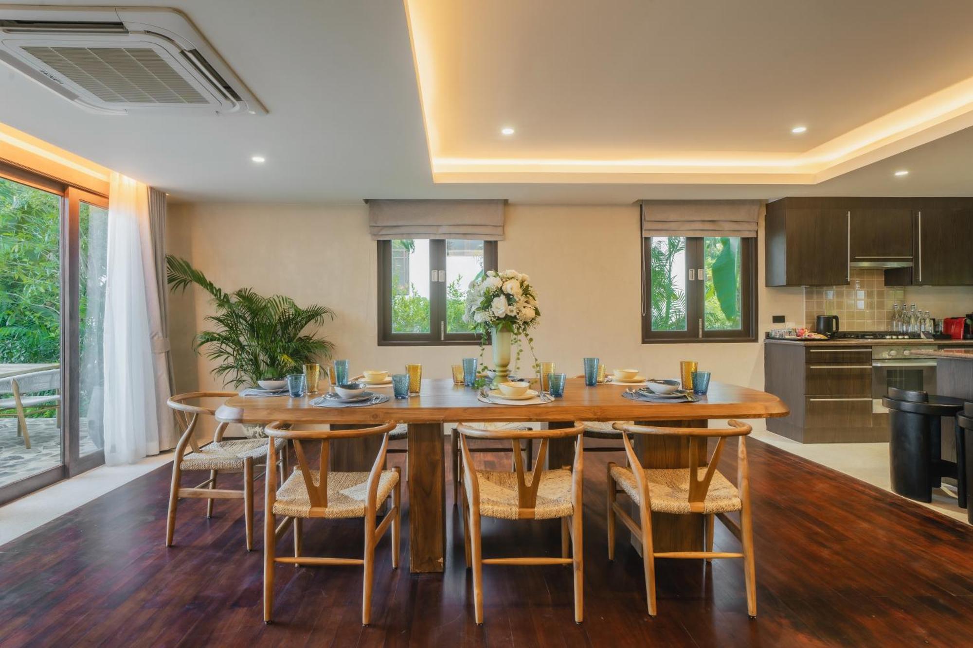 منتجع ذا فيلاج كوكونت آيلاند بيتش Phuket المظهر الخارجي الصورة A dining room in a house