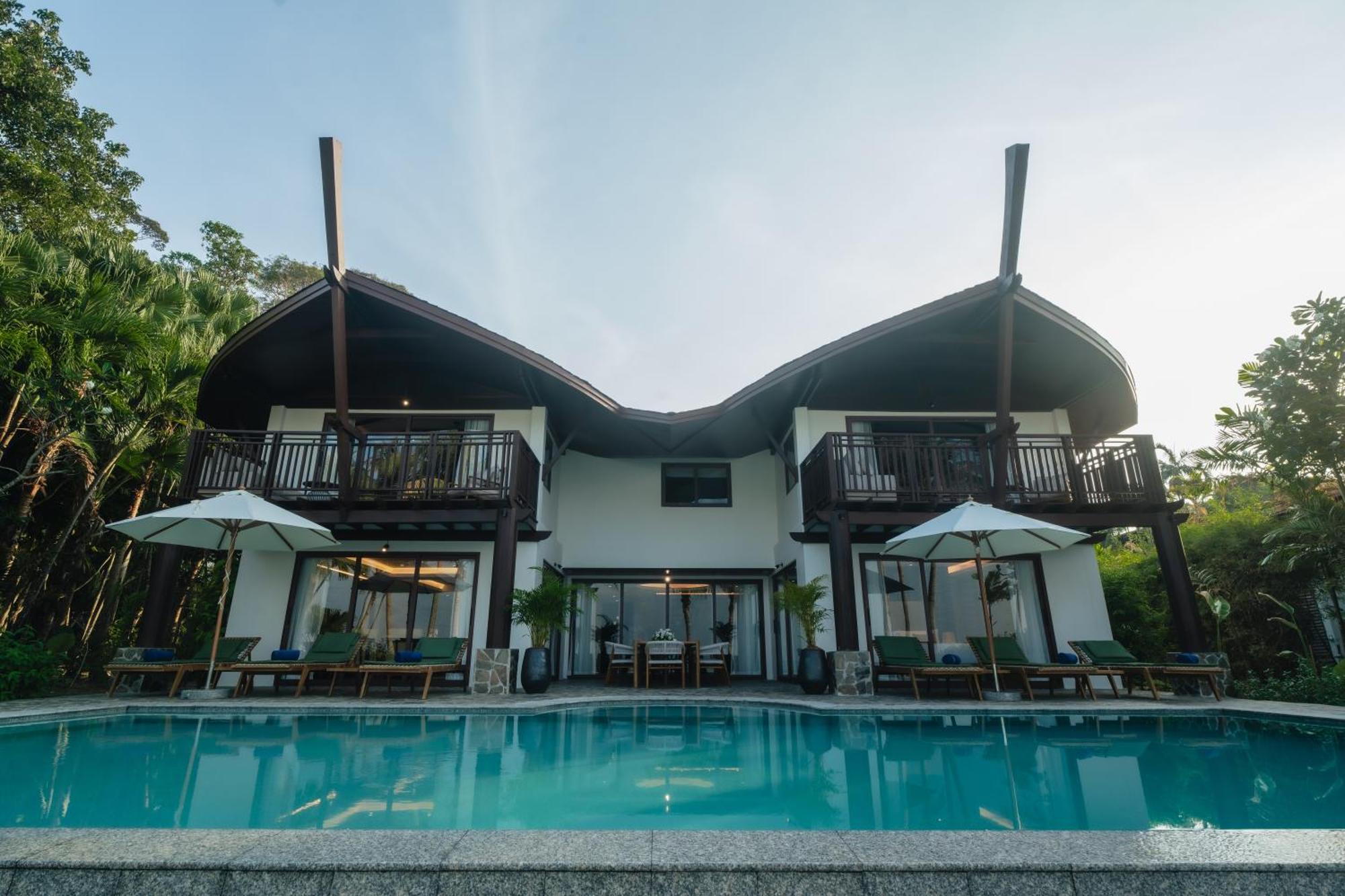منتجع ذا فيلاج كوكونت آيلاند بيتش Phuket المظهر الخارجي الصورة Villa at the resort